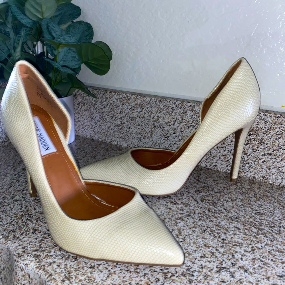 Steve Madden Pumps